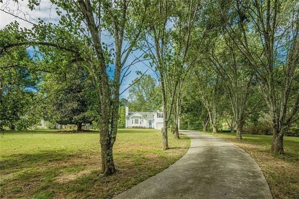 391 Pinewood Place, Dahlonega