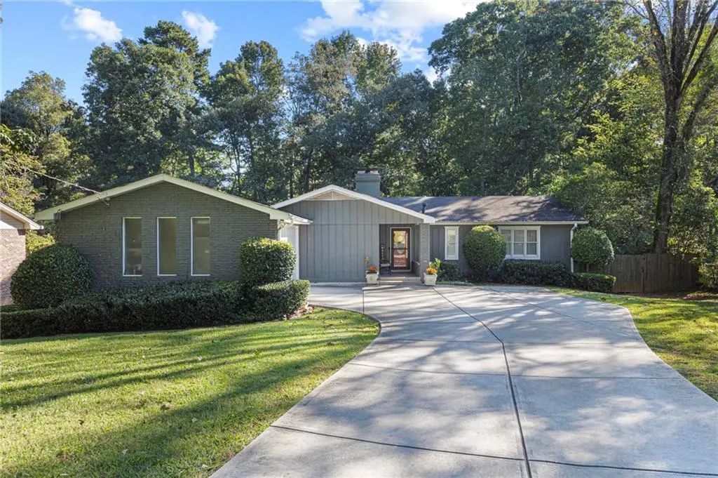 698 Rollingwood Drive, Stone Mountain
