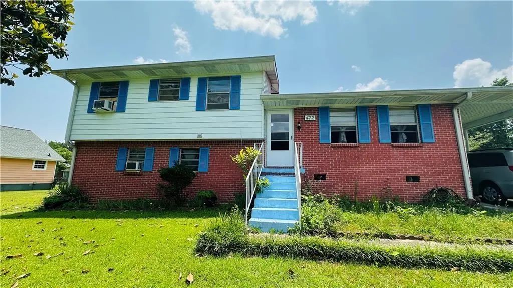 472 Opel Street, Riverdale