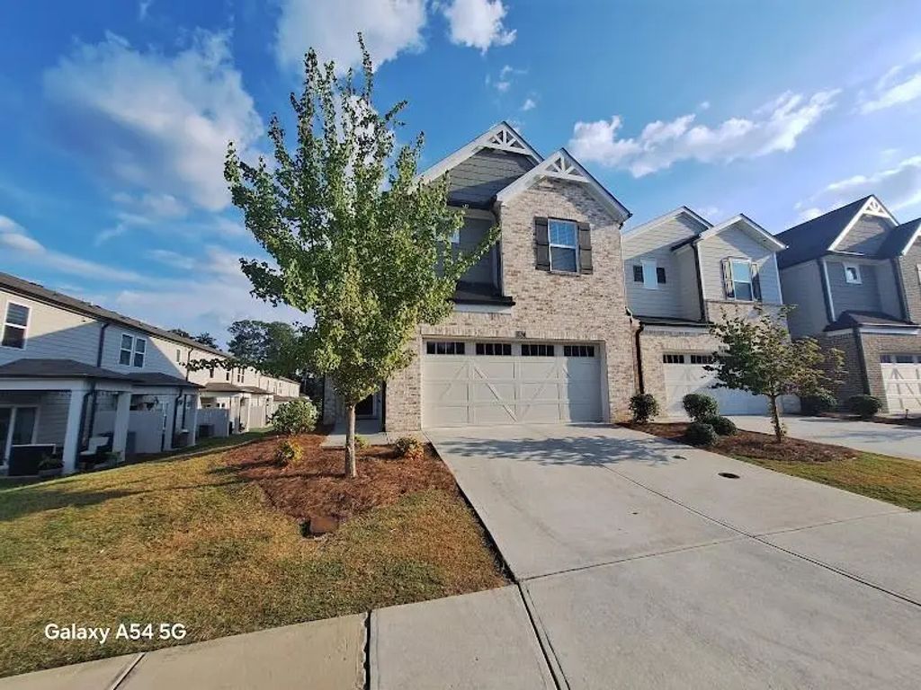 1027 Sunny Lake Drive, Lawrenceville