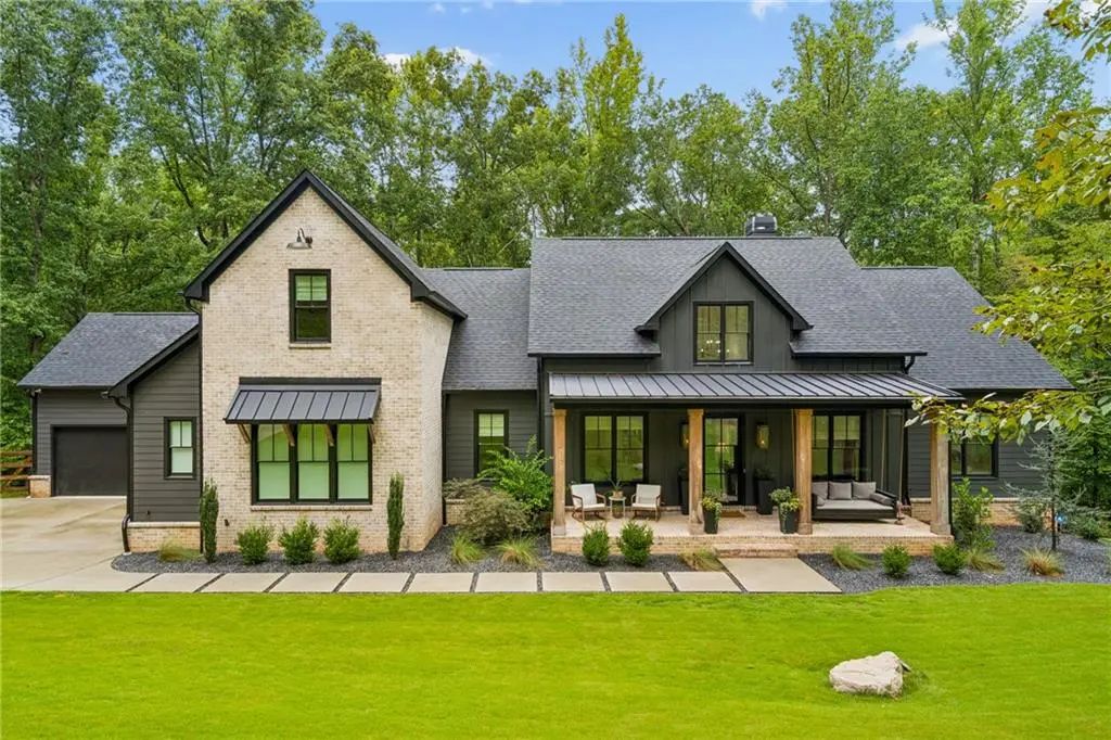 5676 Kennedy Road, Suwanee