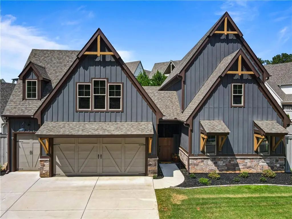 220 Arbor Garden Circle, Newnan