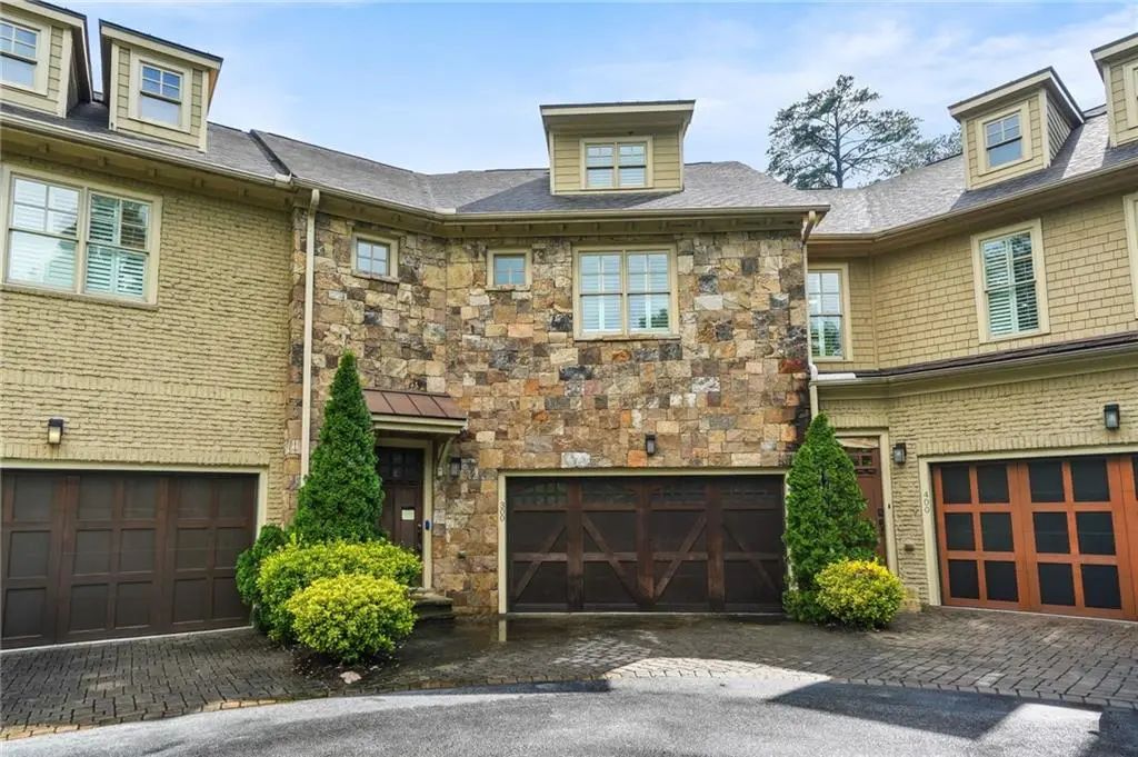 Unit 300 - 3002 Lenox Road Ne, Atlanta