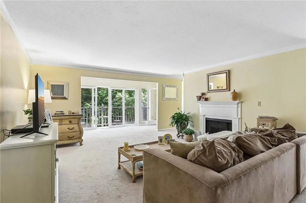 26308 Plantation Drive Ne, Atlanta