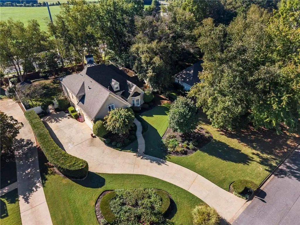 420 Clubfield Drive, Roswell