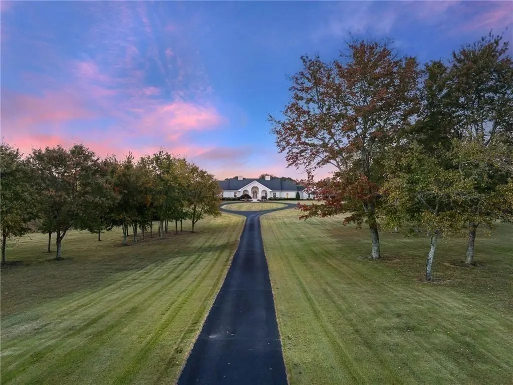 1892 Blacks Mill Road, Dawsonville