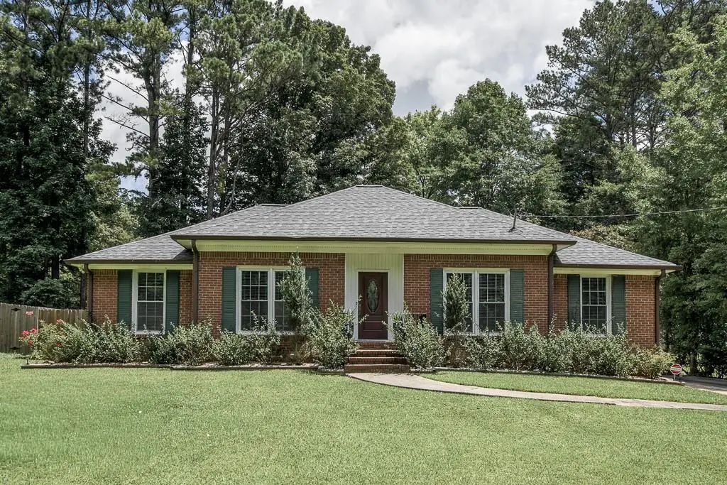 656 Bruce Way Sw, Lilburn