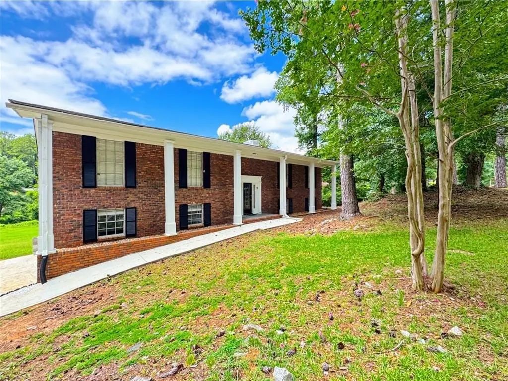 1665 Loch Lomond Trail Sw, Atlanta