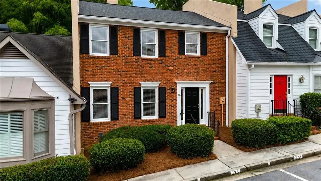 935 Lenox Hill Court Ne, Atlanta