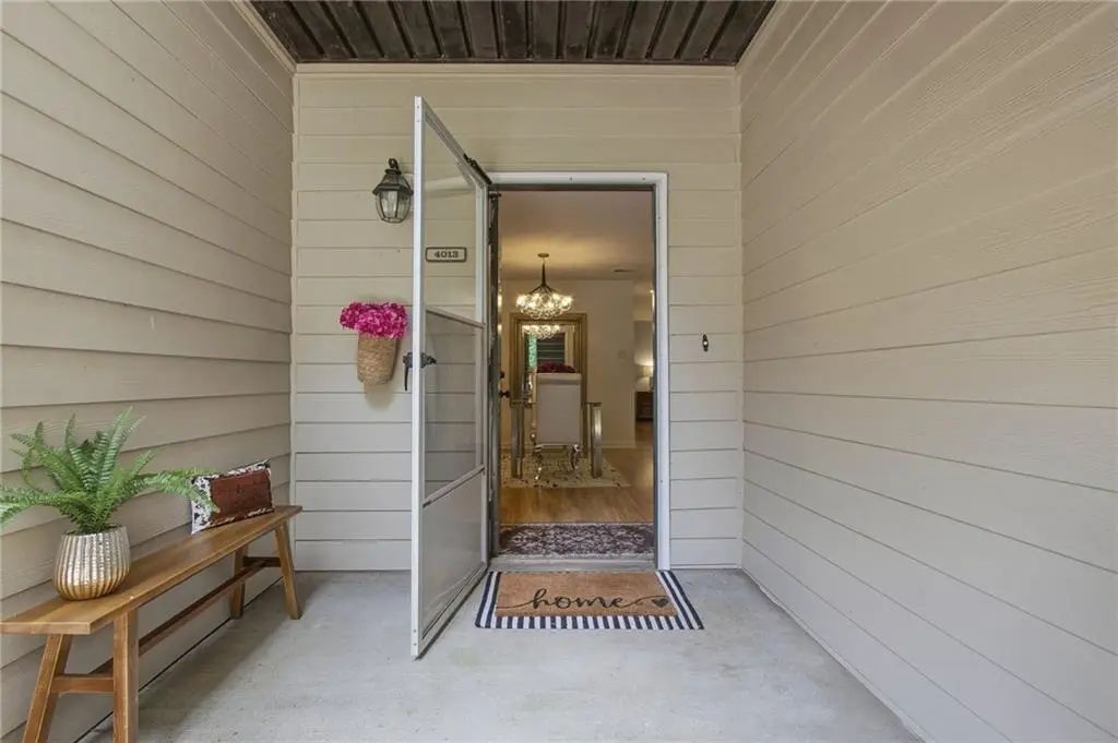 4013 Lake Pointe Circle, Roswell