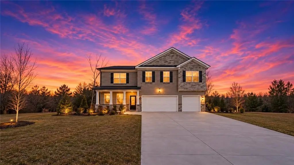 379 Blue Juniper Circle, Loganville