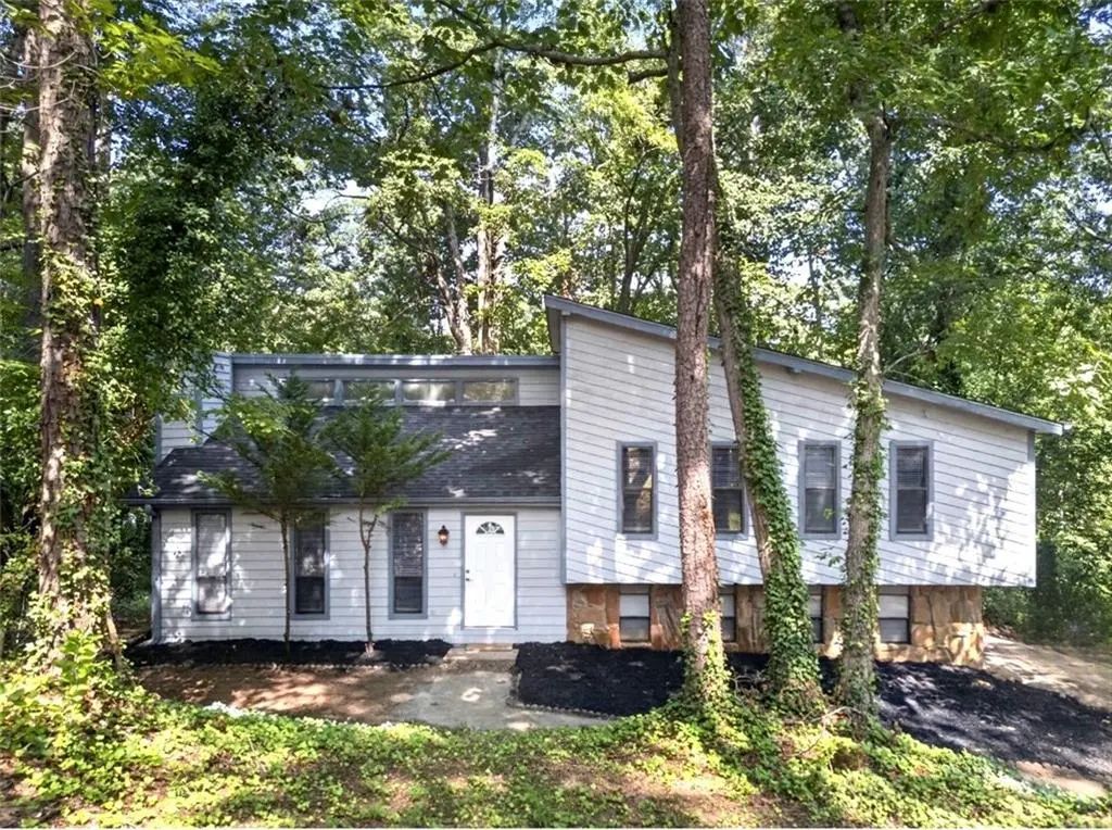 9759 Greenside Way, Douglasville