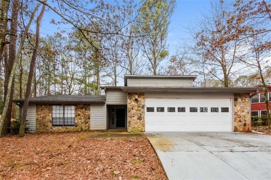 510 Creekwood Crossing, Roswell