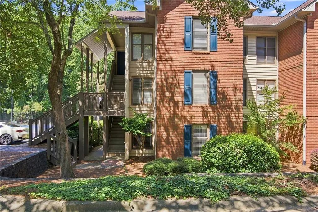 1101 Garden Court, Sandy Springs