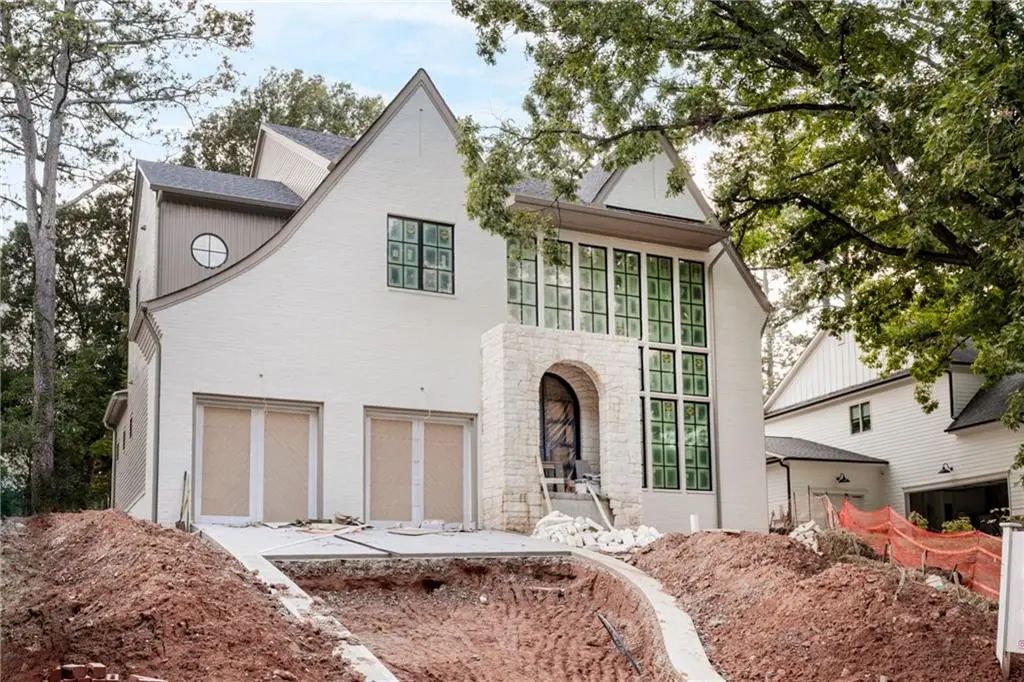 2756 Winding Lane Ne, Brookhaven