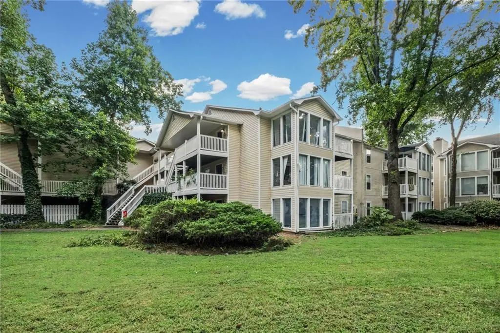 209 Augusta Drive Se, Marietta