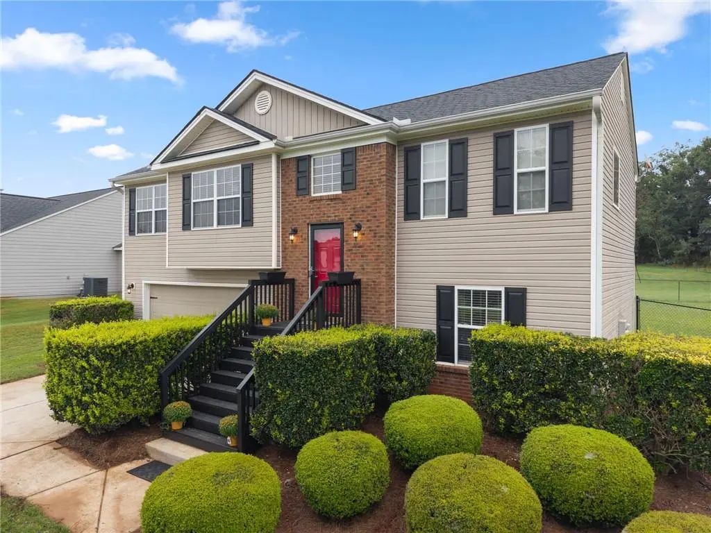 1104 Hummingbird Way, Winder