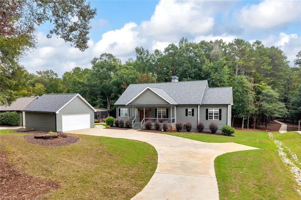 2716 Holcomb Drive, Martin