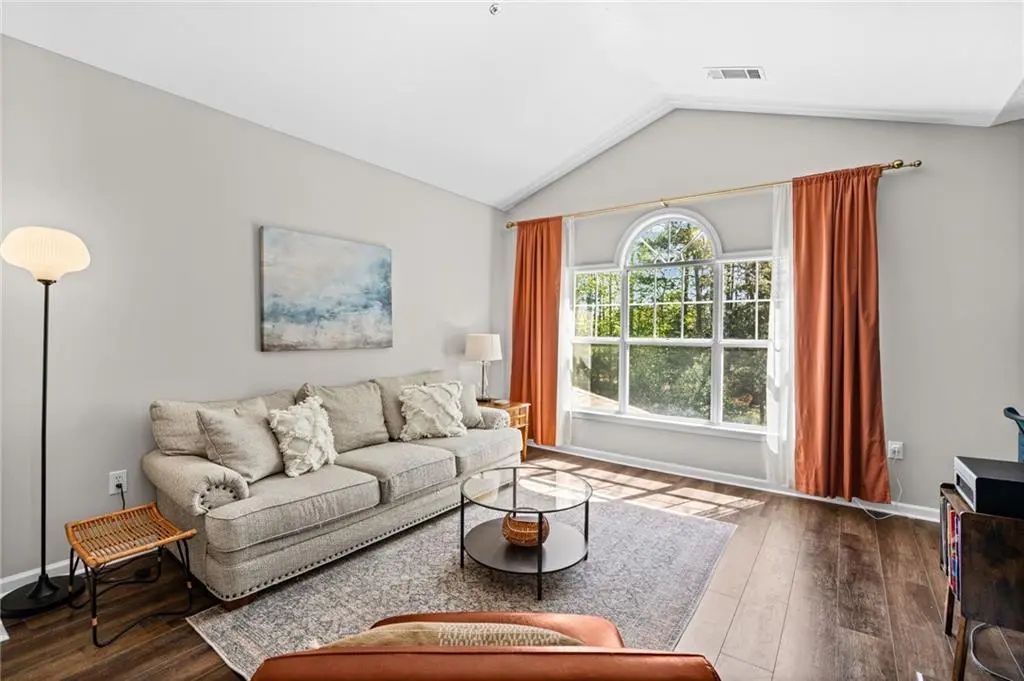238 Edinburgh Court, Alpharetta