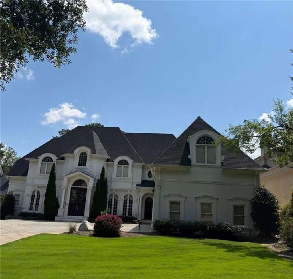 2212 Ascott Valley Trc, Johns Creek