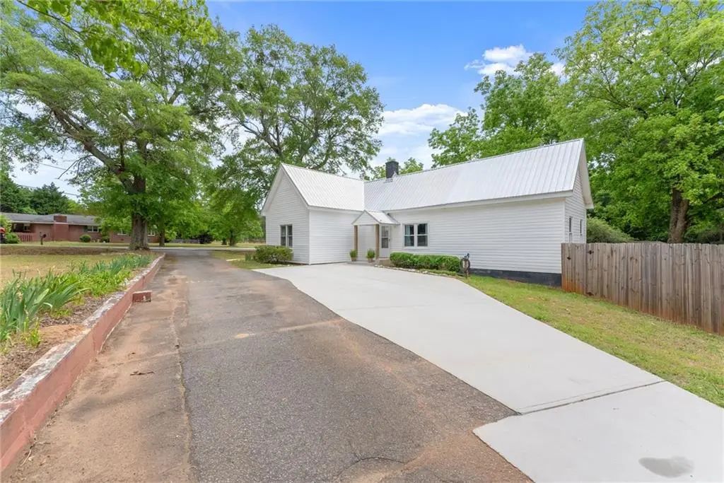 1519 New Hope Church Road, Loganville