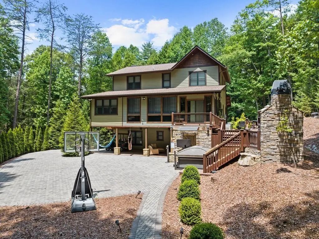 91 River Road, Cherry Log
