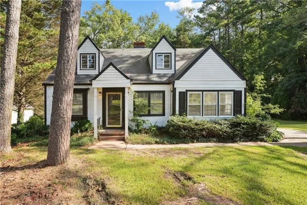 30 Woodlawn Avenue, Hampton