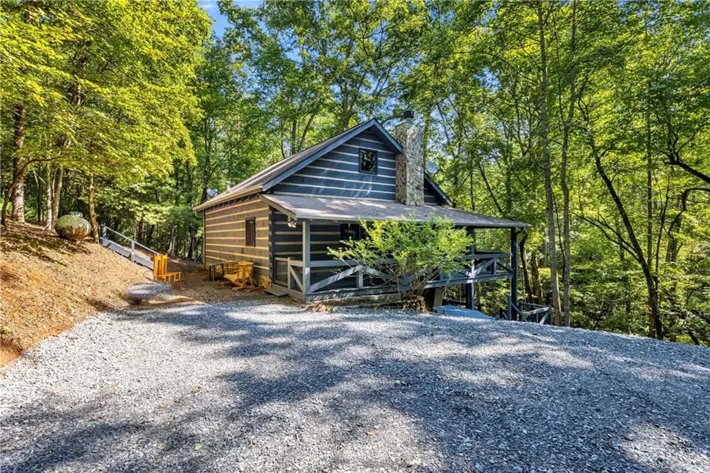 326 Honeysuckle Way, Blue Ridge
