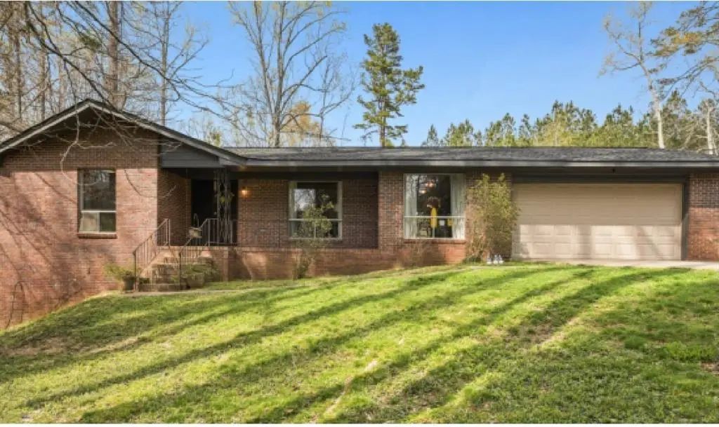 779 Pinehurst Drive, Fairburn