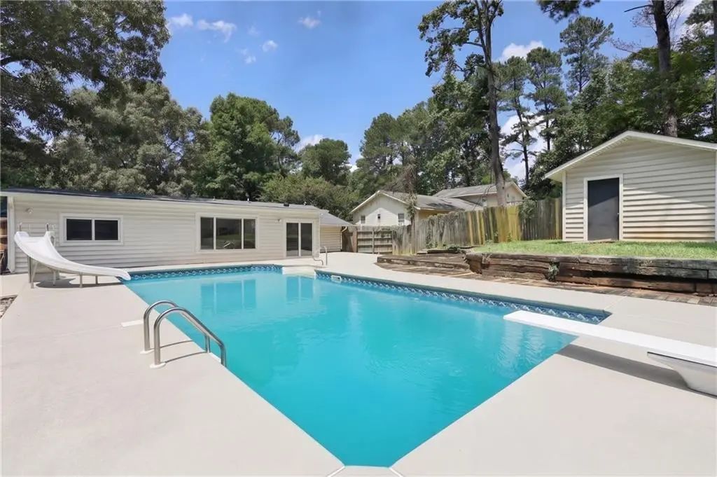 3733 Memorial Parkway Nw, Kennesaw