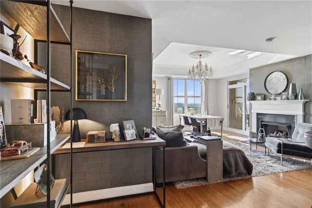 Unit 1102 - 2881 Peachtree Road Ne, Atlanta