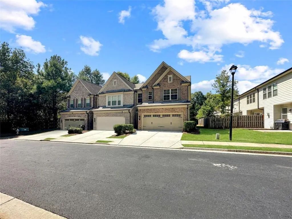 30 Holdings Drive, Lawrenceville