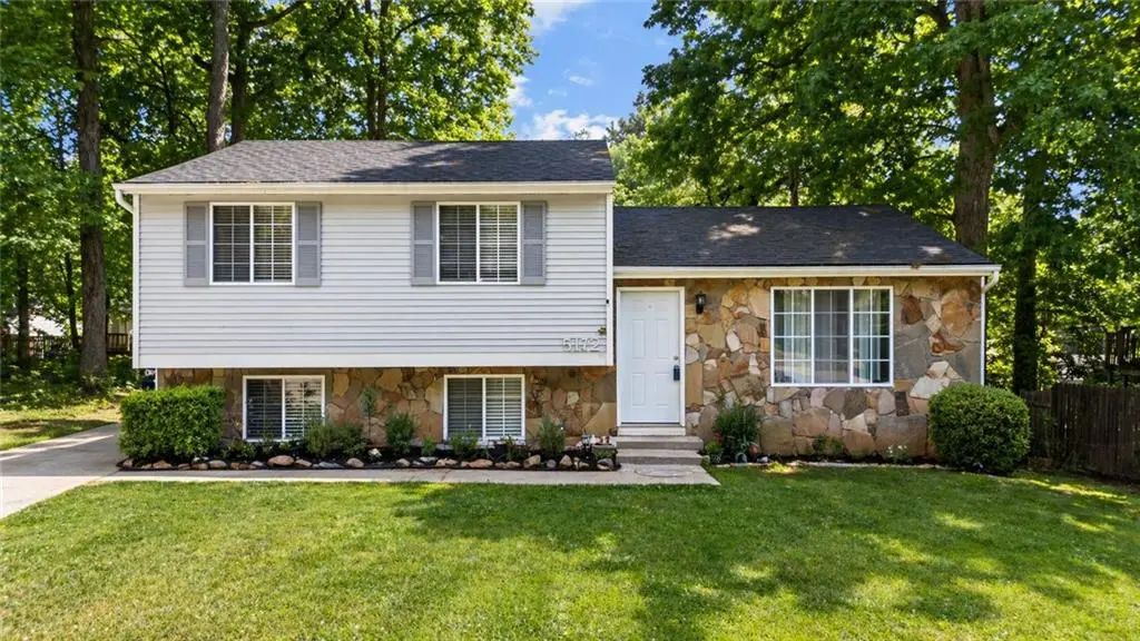 5172 Scarbrough Trail W, Stone Mountain