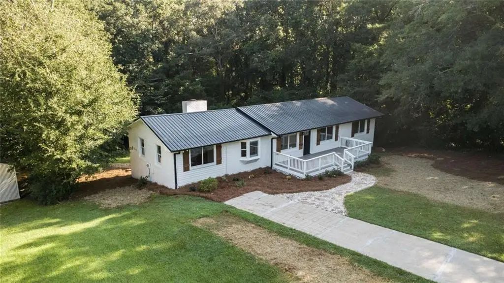930 Honeysuckle Trail, Winder