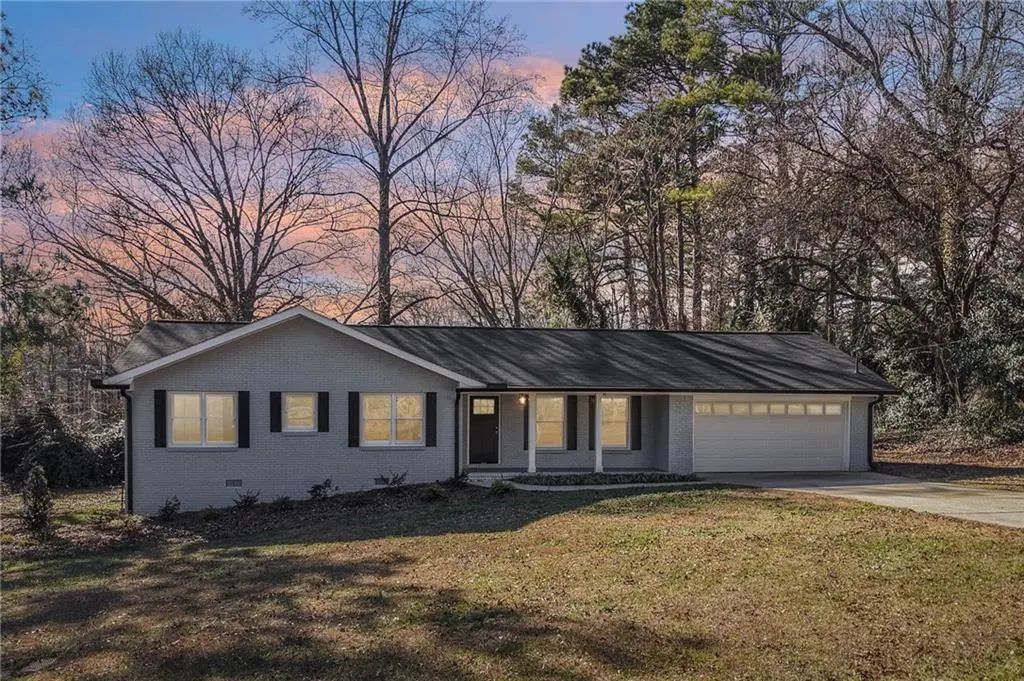 507 Castleaire Drive, Stone Mountain