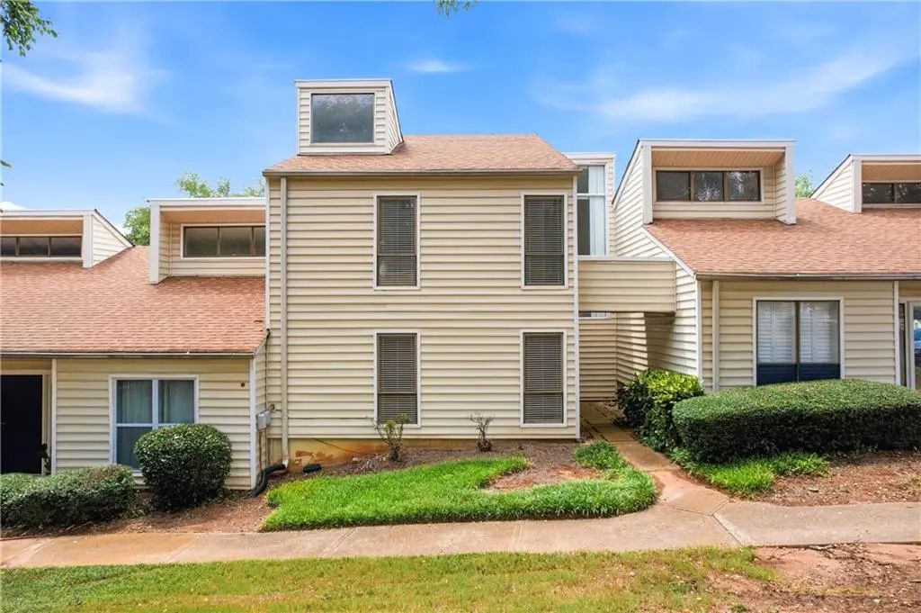 605 Serramonte Drive, Marietta