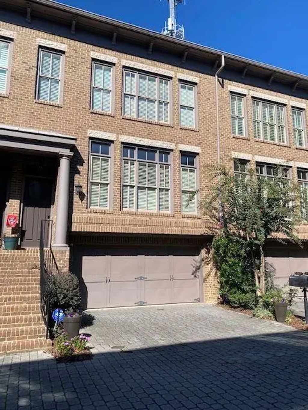 810 Highland Green Way Ne, Atlanta