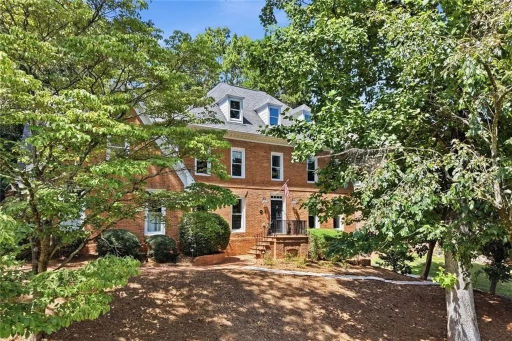 7680 Dunvegan Close, Sandy Springs