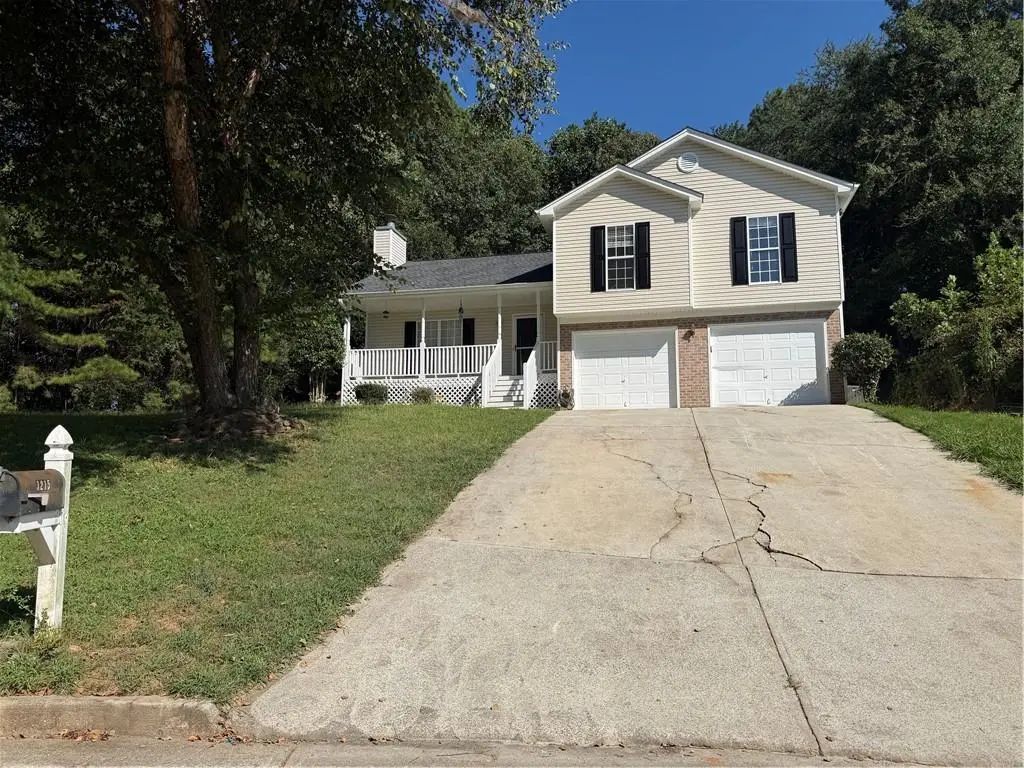 1215 Amanda Way, Buford