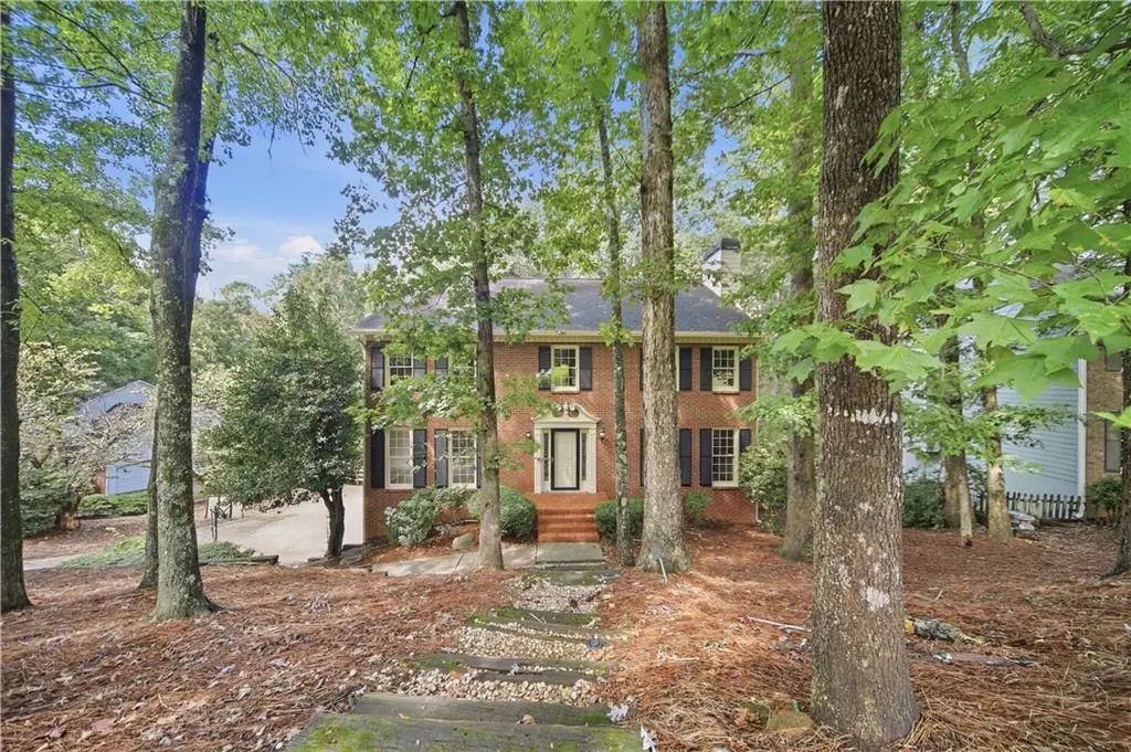 4003 Oakview Court, Alpharetta
