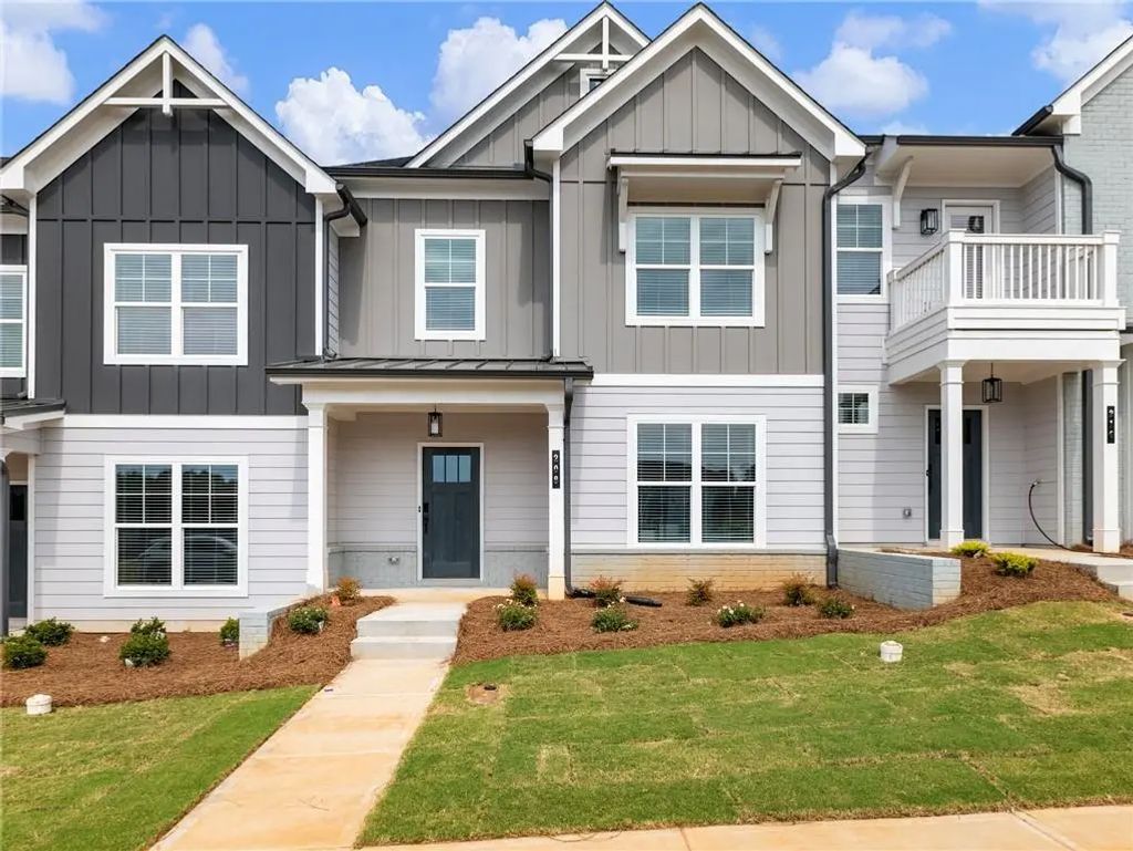 208 Grand Highlands Court, Bethlehem