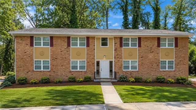 1610 Line Circle, Decatur