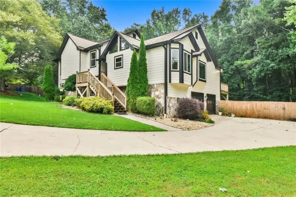 3829 Lamplighter Circle, Duluth