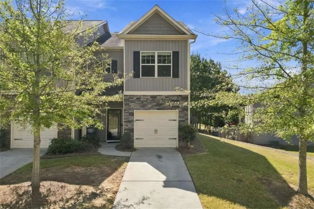 643 Oakside Place, Acworth