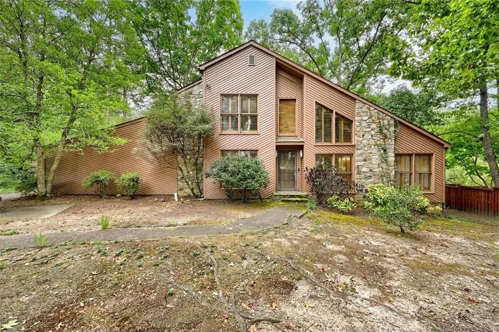 1176 Ashley Lake Drive, Marietta