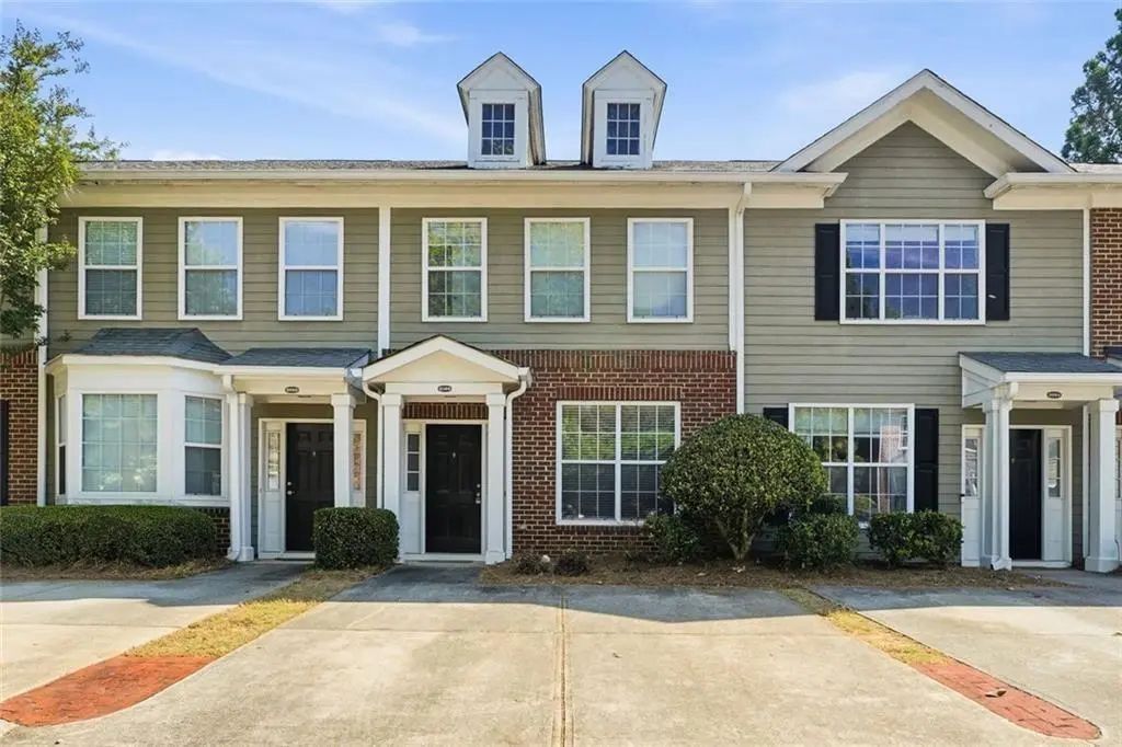 2086 Del Lago Circle, Kennesaw