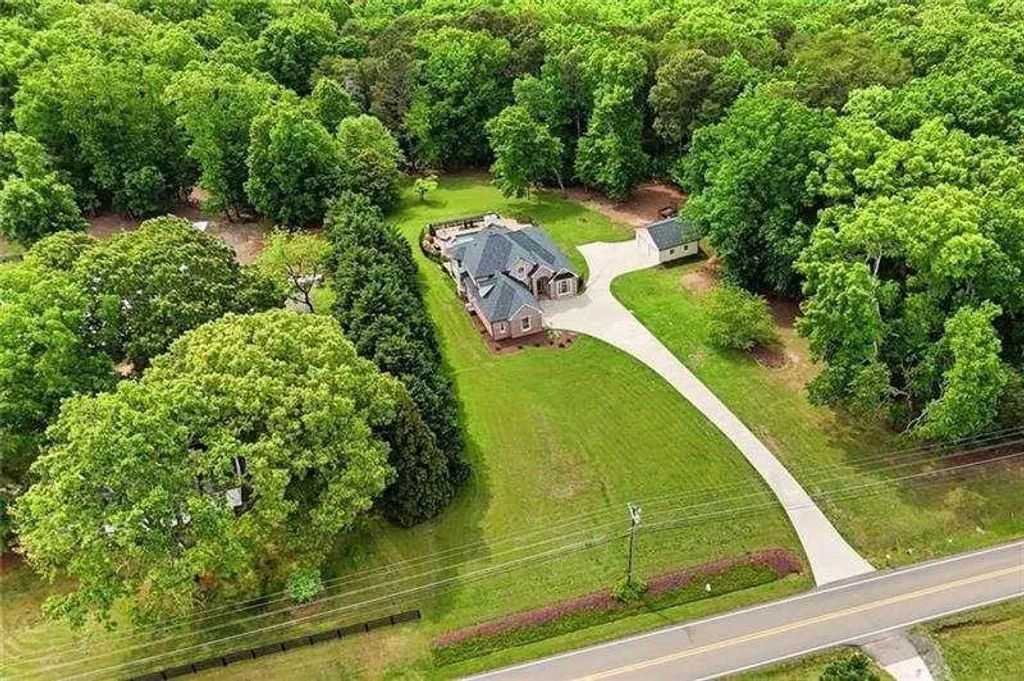 2235 Lower Burris Road, Canton