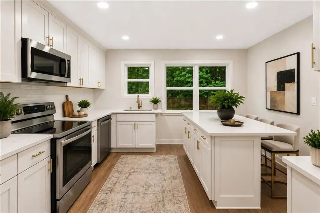204 Groveland Drive, Peachtree City