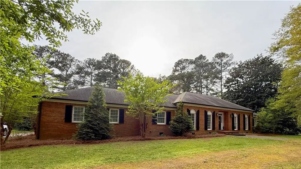 945 Poplar Street, Monroe
