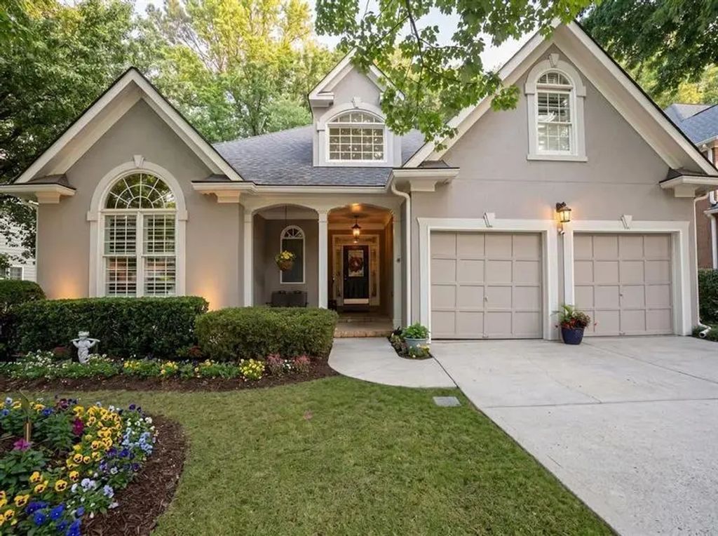850 Lake Medlock Drive, Alpharetta